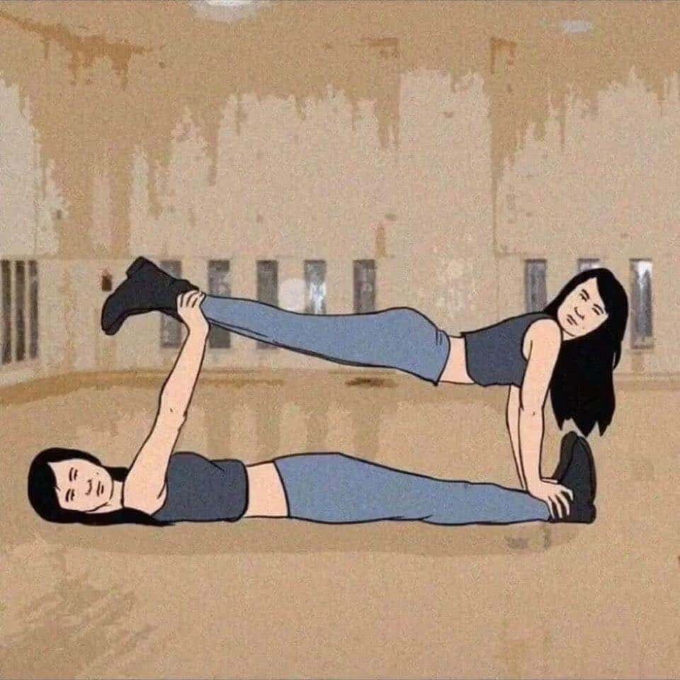 Phiên bản "chị ngã em nâng" khiến tình chị em thêm bền chặt - Nguồn ảnh: Internet