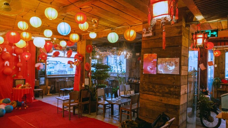 Quán cà phê trên cao lãng mạn ngắm trăng và toàn cảnh Sài Gòn (Nguồn: Sưu tầm)