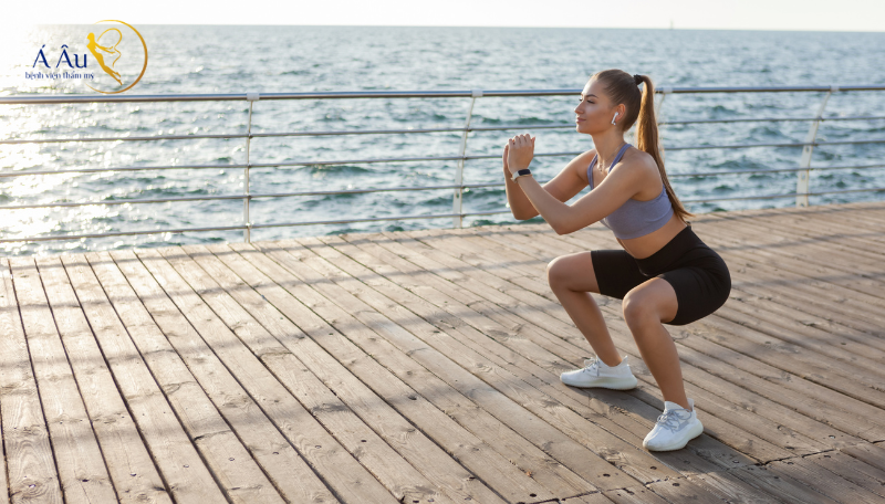 Squat là bài tập giúp tăng kích thước vòng 3 quen thuộc