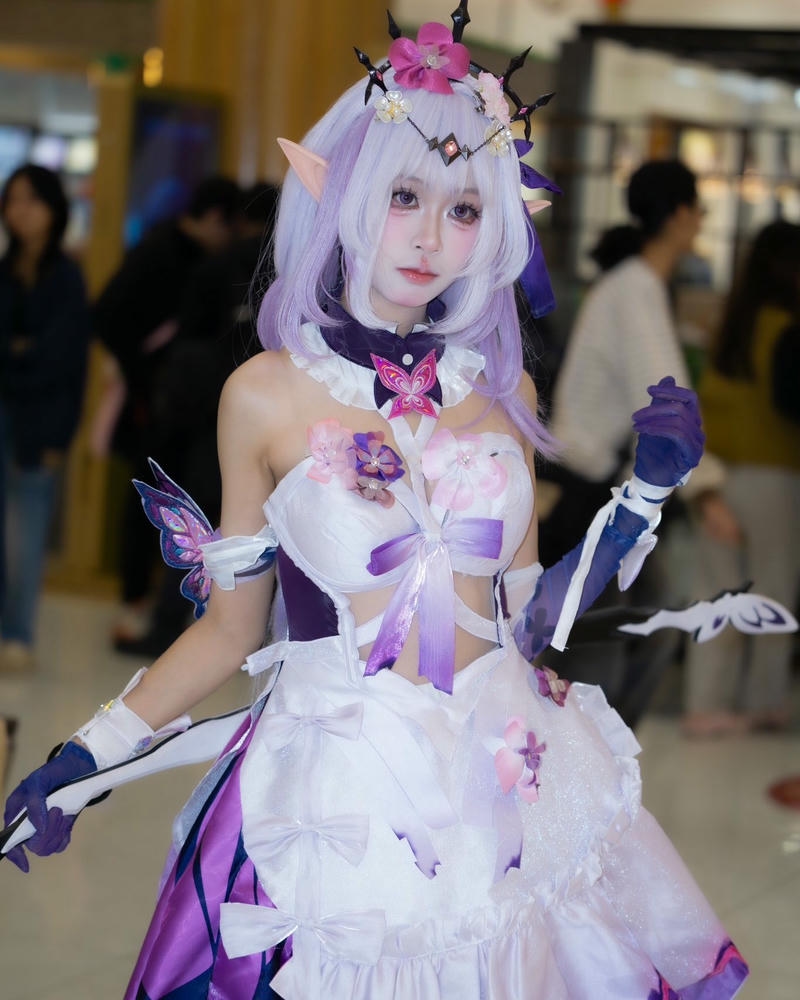 Ảnh cosplay nữ đẹp keqing váy tím lộng lẫy tại sự kiện