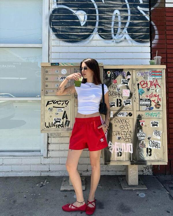 Bí quyết phối giày với quần short Nữ cá tính trendy 2024