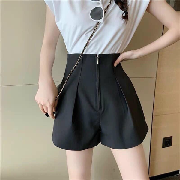 Bí quyết phối giày với quần short Nữ cá tính trendy 2024