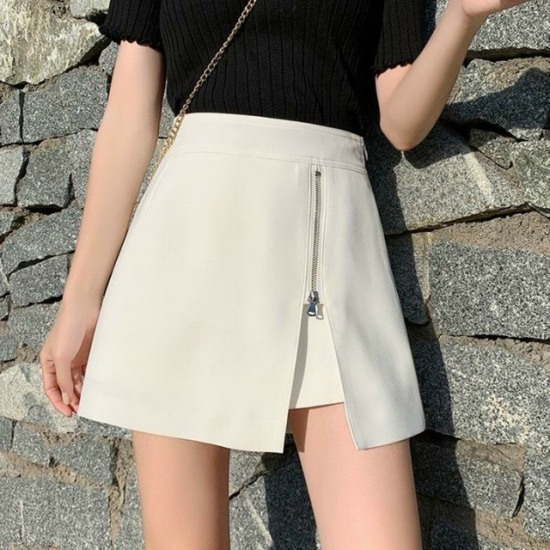 Bí quyết phối giày với quần short Nữ cá tính trendy 2024