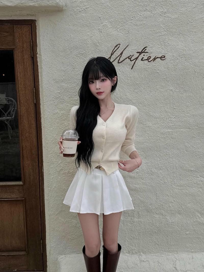 gái hàn mặc váy ngắn