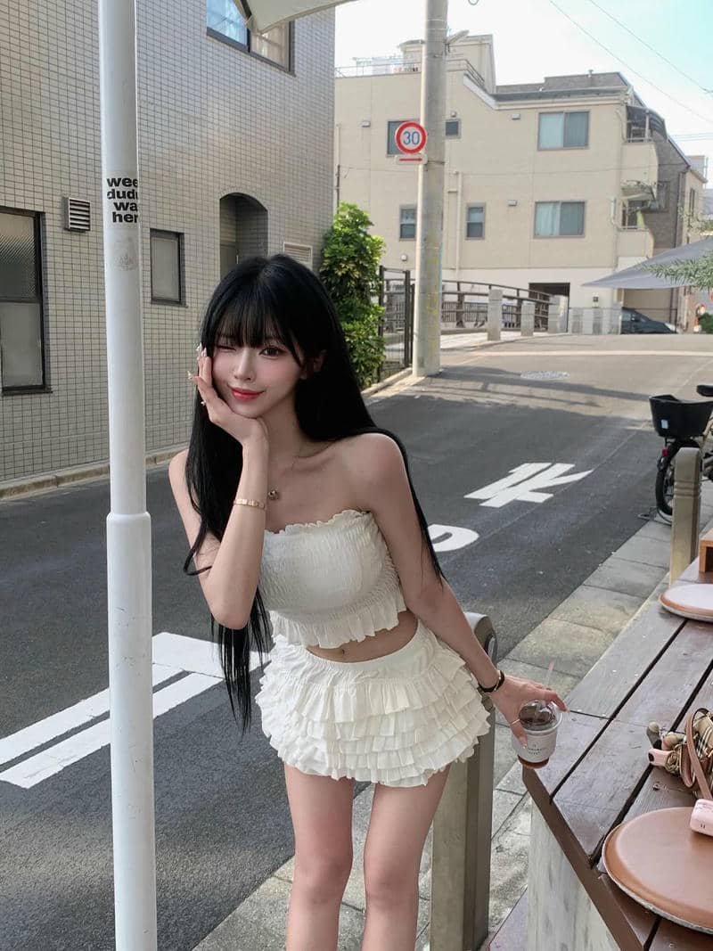 gái xinh hàn váy ngắn thần thái