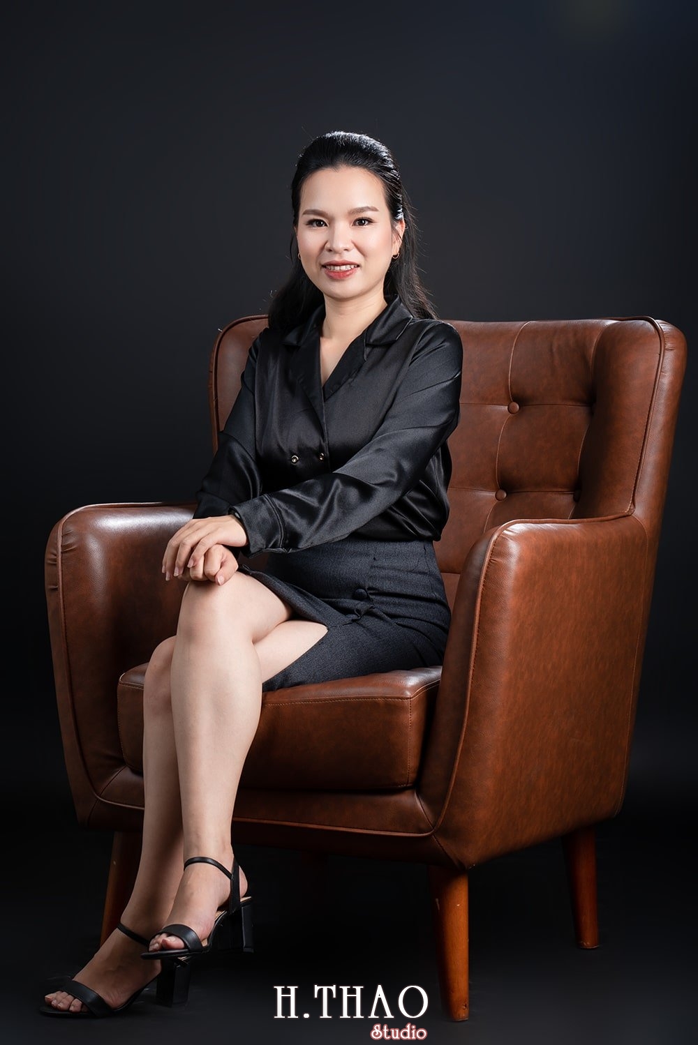 Anh profile 18 1 - Album tổng hợp ảnh doanh nhân trẻ đẹp Tháng 10- HThao Studio