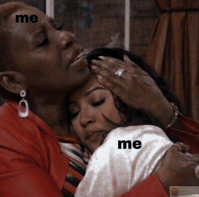 Meme ôm nhau luôn tạo cảm giác an toàn và thân thiện