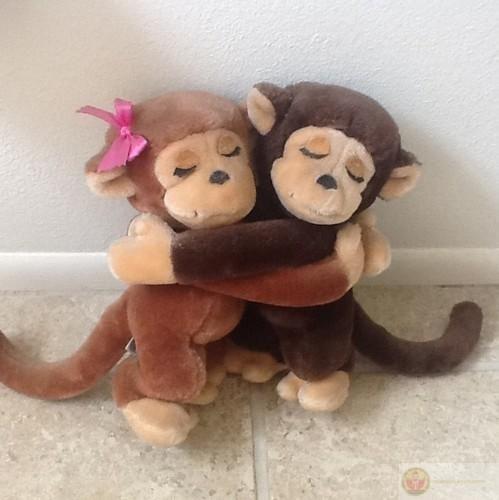 Meme ôm ngủ được dùng như một cách chúc nhau buổi tối dễ thương