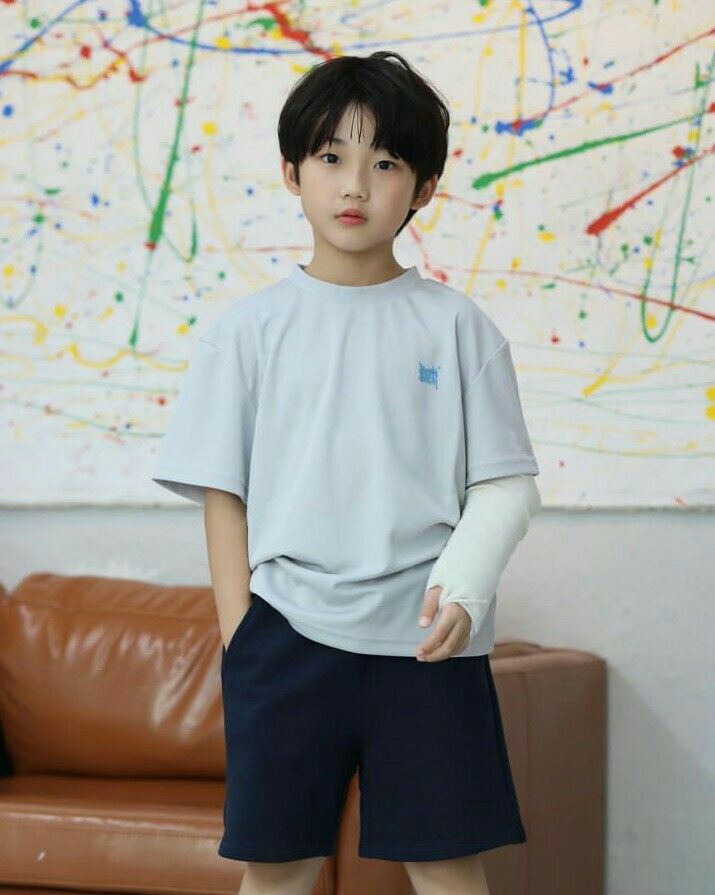 Hình ảnh trai đẹp 9 tuổi giản dị nhưng để lại nhiều kỷ niệm đáng nhớ cho người xem