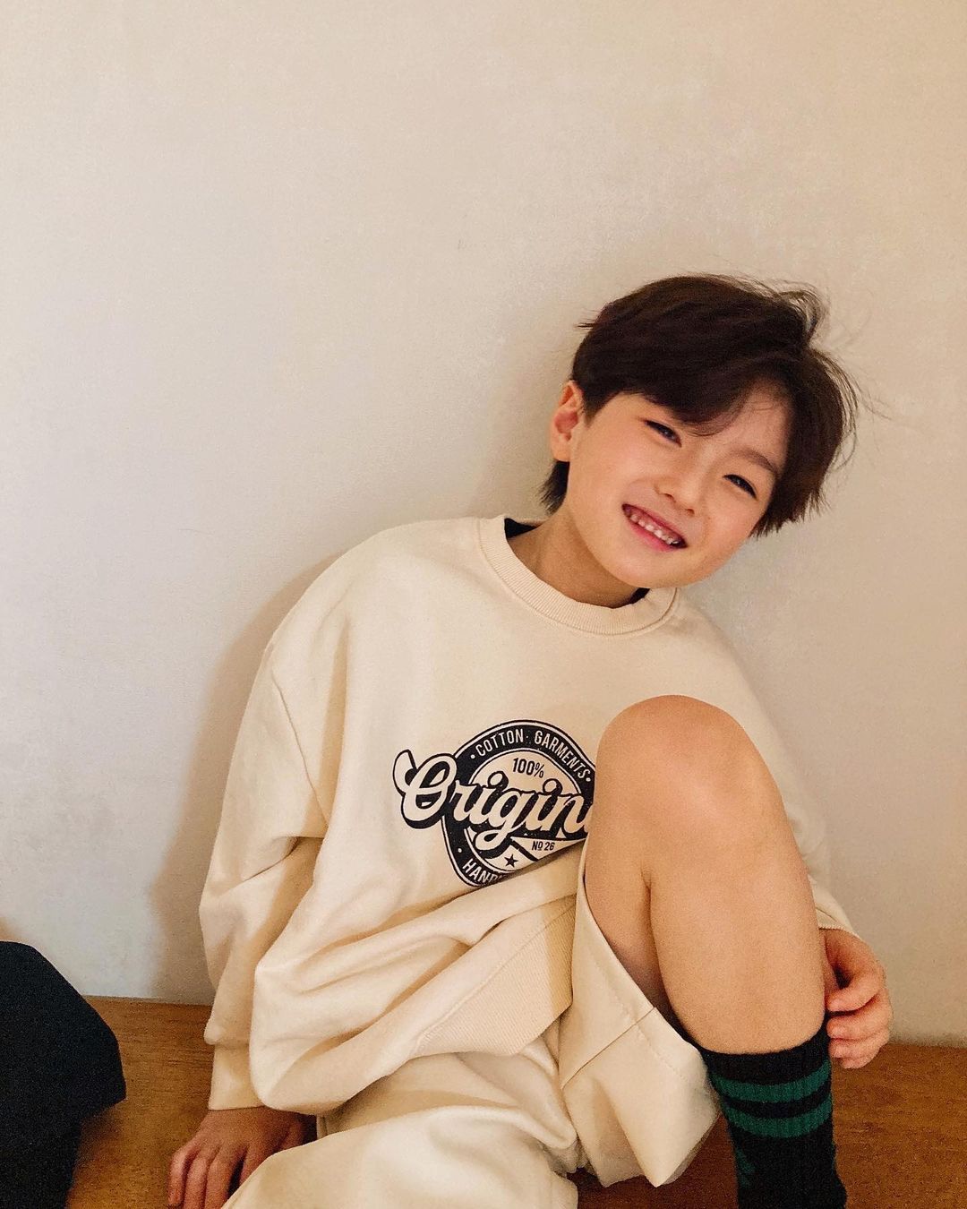 Hình ảnh trai đẹp 9 tuổi giản dị nhưng vẫn tạo sức hút mạnh mẽ trên mạng xã hội