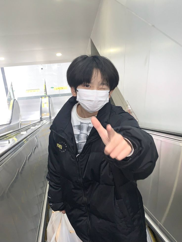 Ảnh trai đẹp 9 tuổi Việt Nam lan truyền nhanh chóng nhờ sức hút dễ thương hồn nhiên