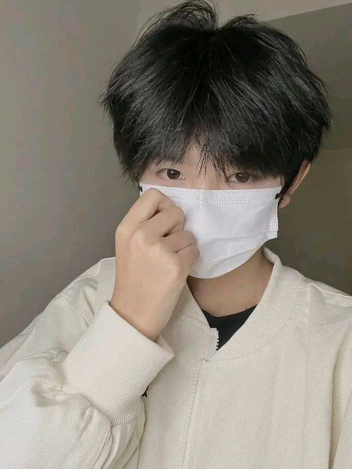 Hình ảnh trai đẹp 9 tuổi giản dị nhưng vẫn tạo sức hút nhờ sự chân thật đời thường