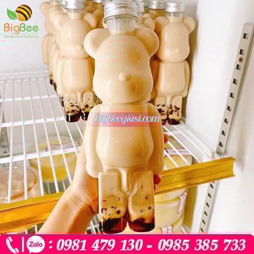 Chai nhựa PET hình gấu Bearbrick siêu cute đựng trà sữa, nước ép