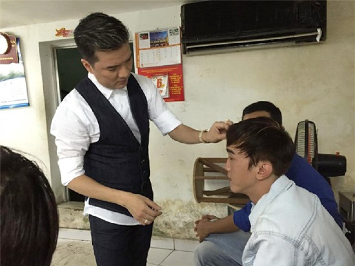 Mr Đàm chăm chút ngoại hình cho