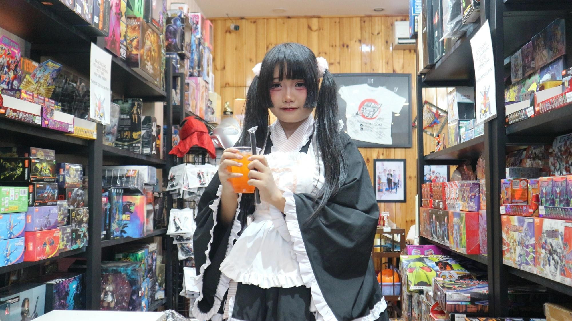 Nhung bén duyên với công việc này được gần 1 năm