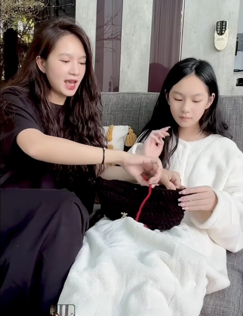 Minh Hà từ hào vì con gái khéo tay, chăm làm việc nhà.