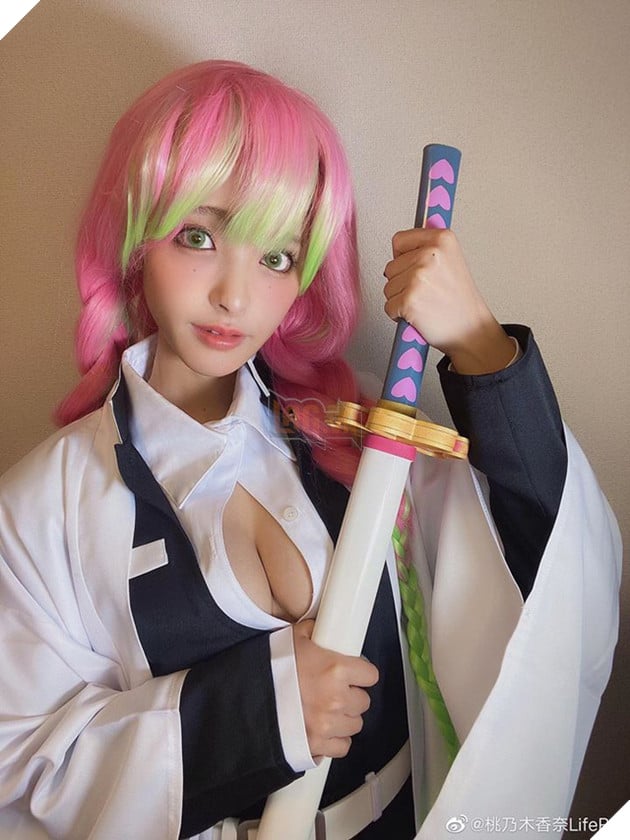 Ngắm mỹ nhân 18+ Nhật Bản Kana Momonogi cosplay Luyến Trụ trong Kimetsu no Yaiba - Ảnh 4.