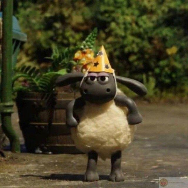 Đứng chống nạnh chờ ai đó nhận lỗi trước