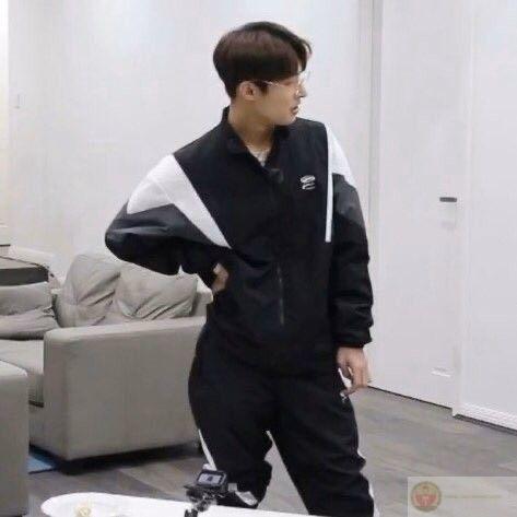 Cũng muốn nhẹ nhàng lắm, nhưng dáng này khó đổi