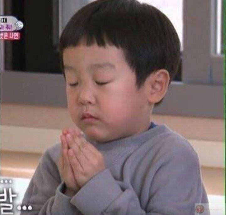 Chống nạnh không phải đe dọa, là tuyên bố hiện diện