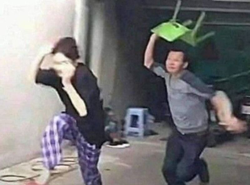 Meme đánh nhau người thật