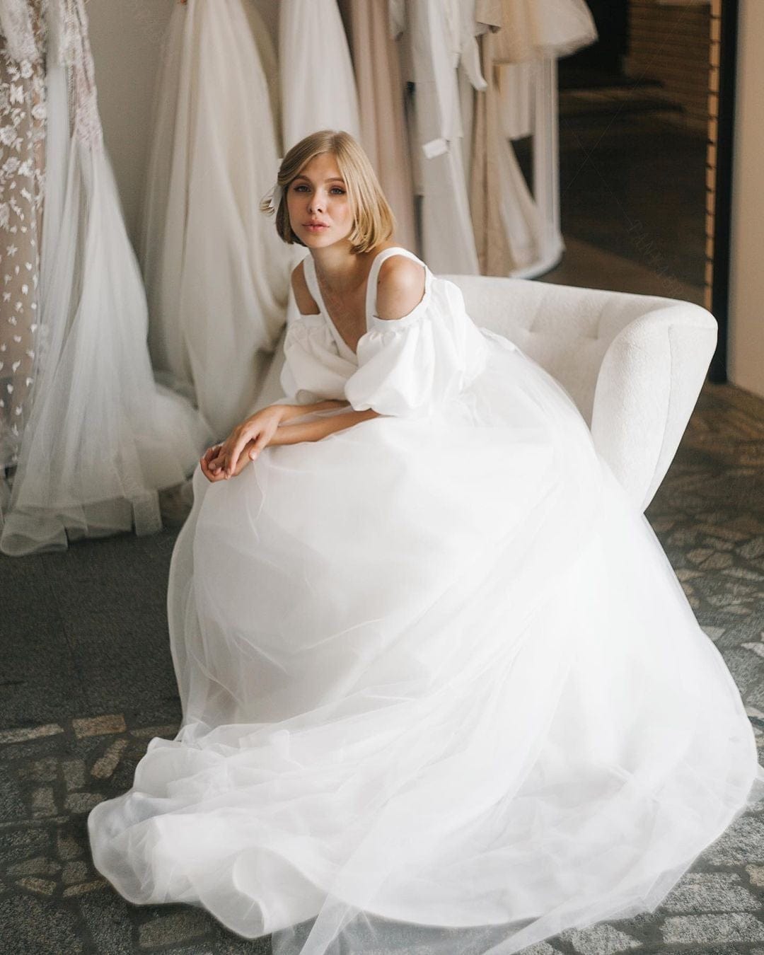 váy cưới trễ vai đơn giản