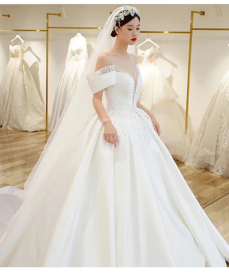 váy cưới trễ vai