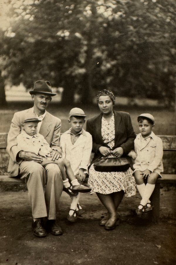 The Lindenblatts in 1943.