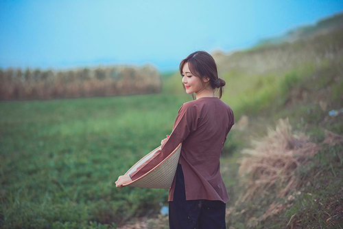 Thôn nữ gây sốt vì xinh đẹp dịu dàng nhất vịnh Bắc Bộ - 13