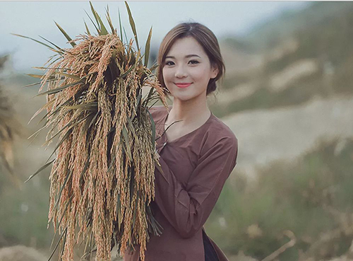 Thôn nữ gây sốt vì xinh đẹp dịu dàng nhất vịnh Bắc Bộ - 4