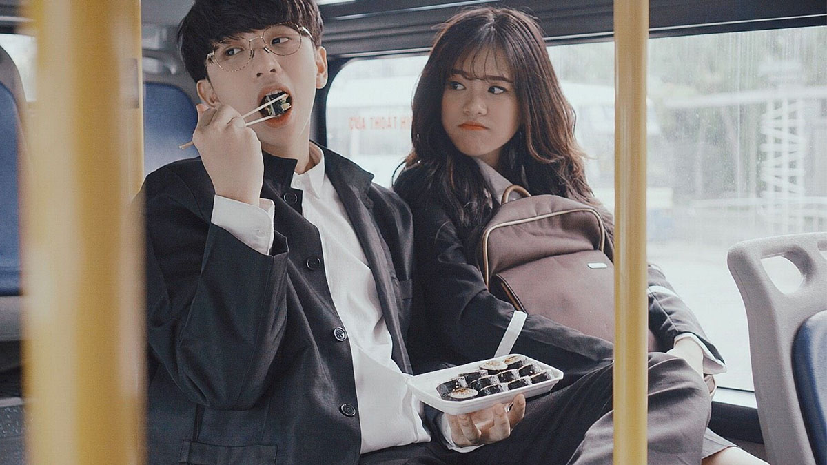 Cách tạo dáng chụp ảnh 2 người bạn thân khác giới