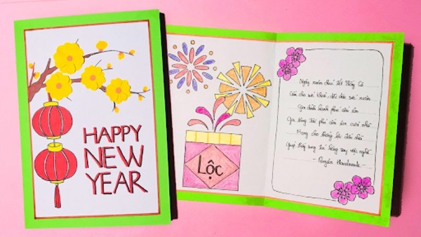 Mẫu thiệp tết với cành hoa mai và đèn lồng đỏ 