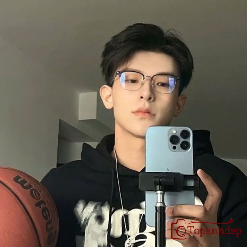 Ánh sáng ảnh hưởng đến chất lượng hình chụp trước gương