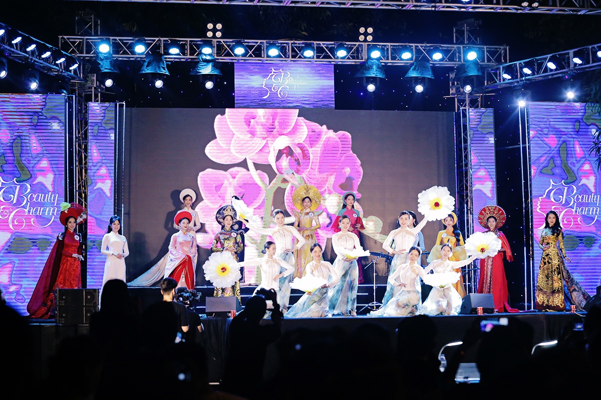 Lộ diện Tân hoa khôi trường đại học Ngoại thương Hà Nội