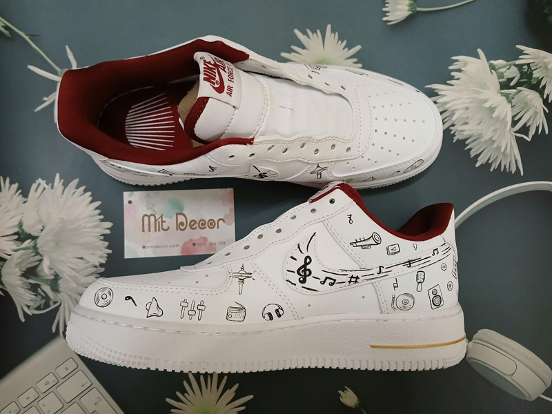 custom giày uy tín