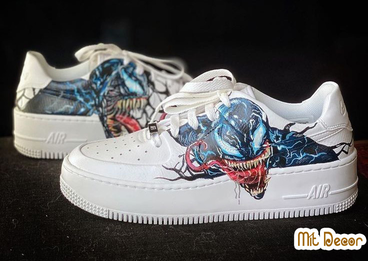 sneaker custom venom