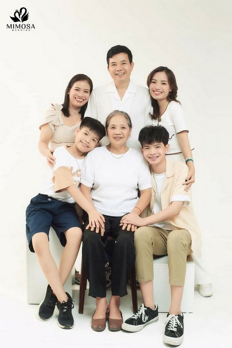 ảnh gia đình 6 người