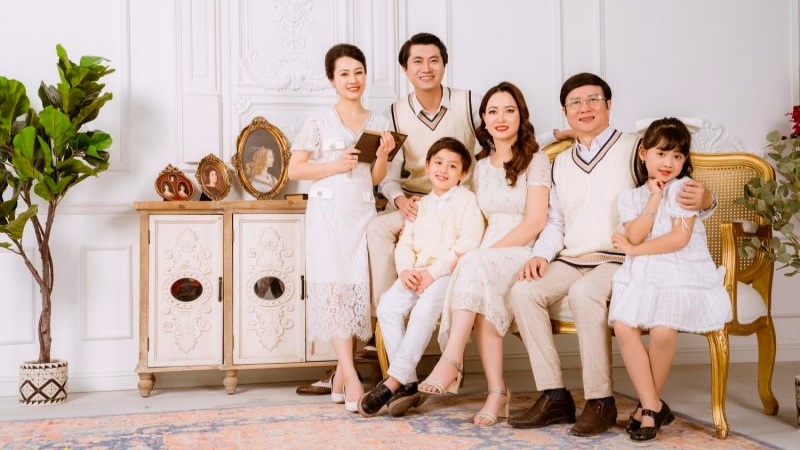 ảnh gia đình 6 người