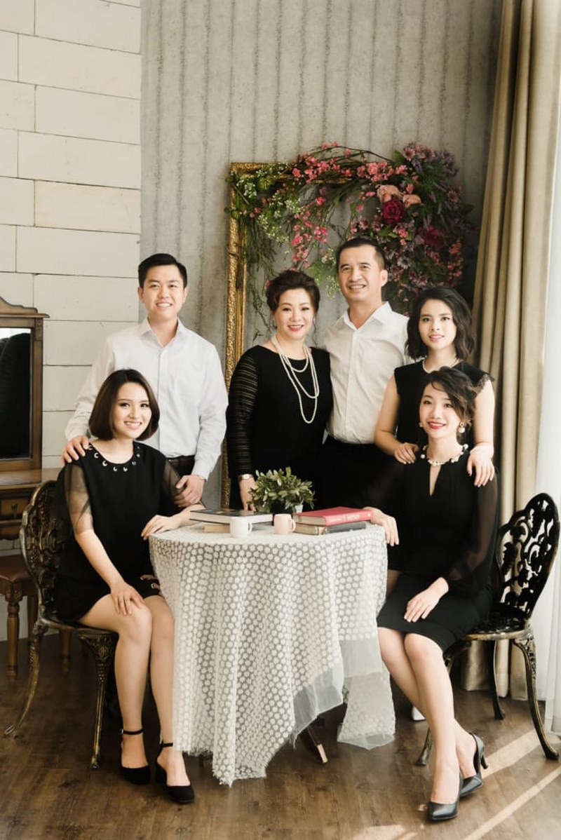 ảnh gia đình 6 người