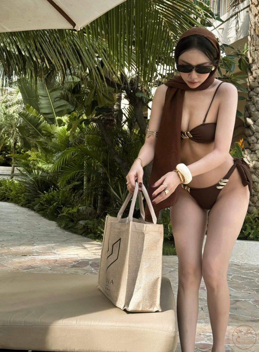 Gái xinh mặc bikini