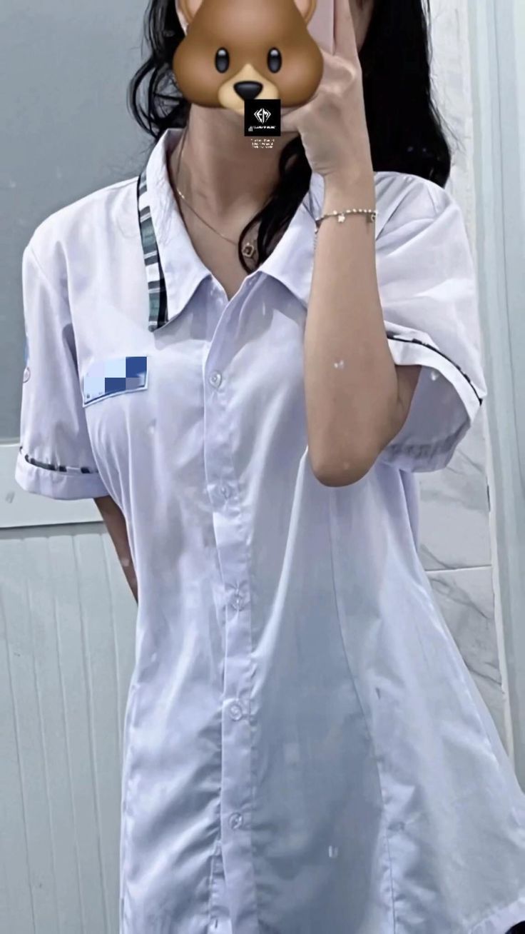 Ảnh gái lớp 5 cute che mặt