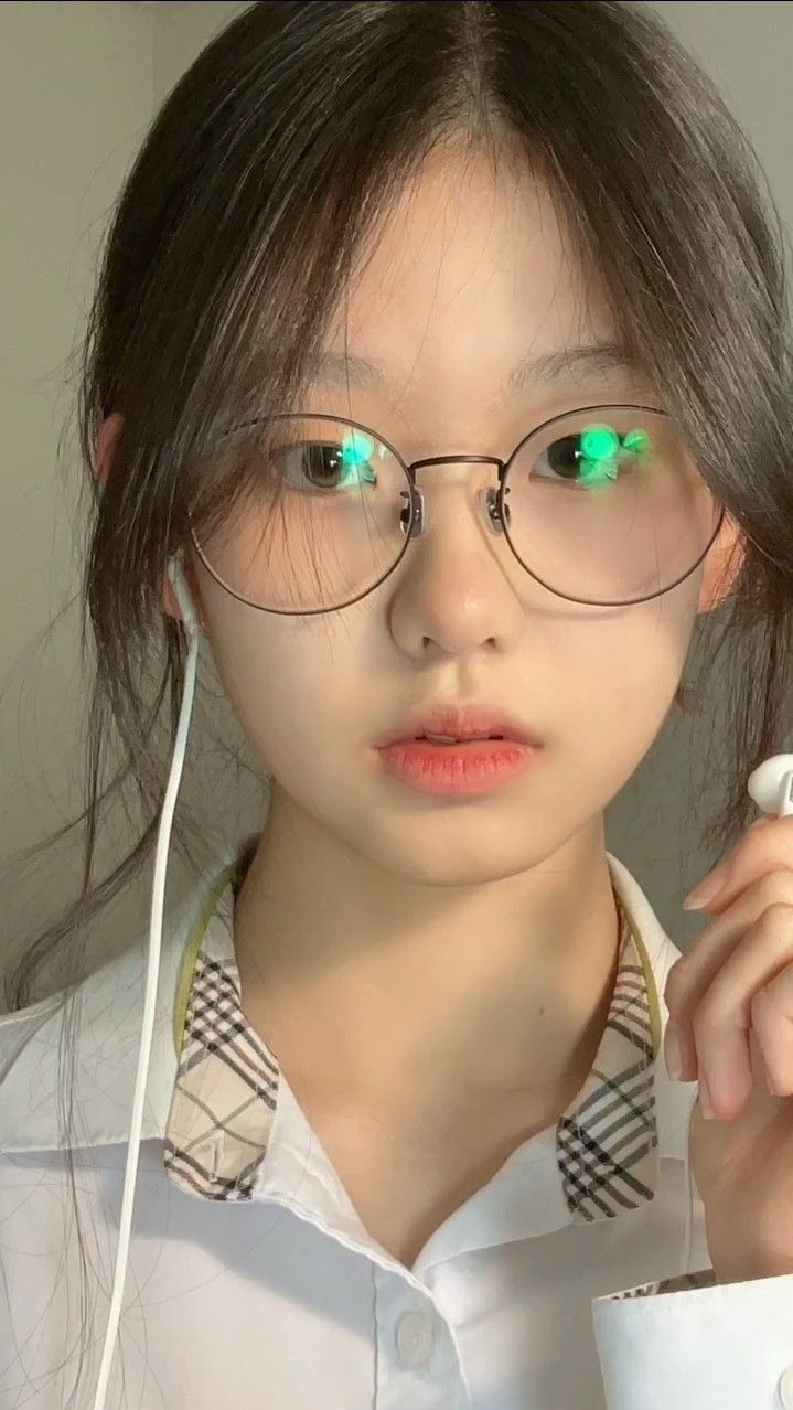Ảnh con gái lớp 7