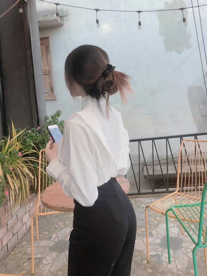 Vẻ đẹp tinh khôi đáng yêu trong ảnh gái xinh cấp 2 làm lòng người xao động