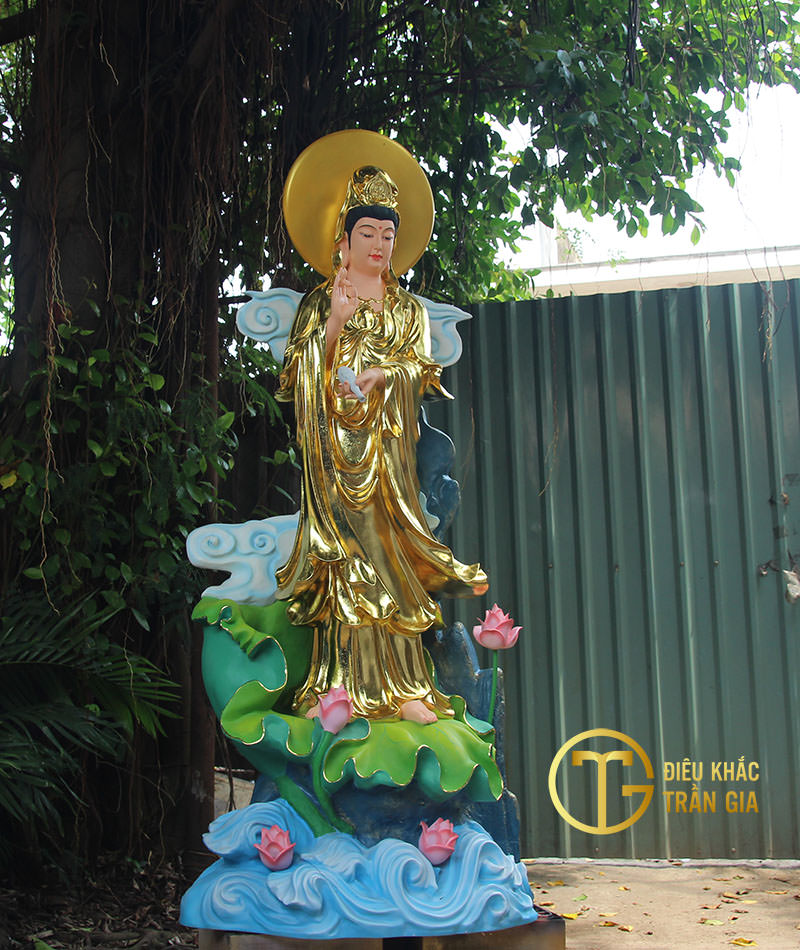 Tượng Phật Quan Thế Âm Bồ Tát cao 180 cm dát vàng