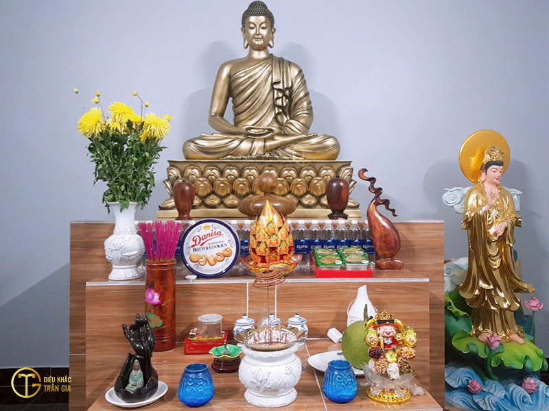 Tượng Phật Quan Thế Âm Bồ Tát cao 180 cm dát vàng