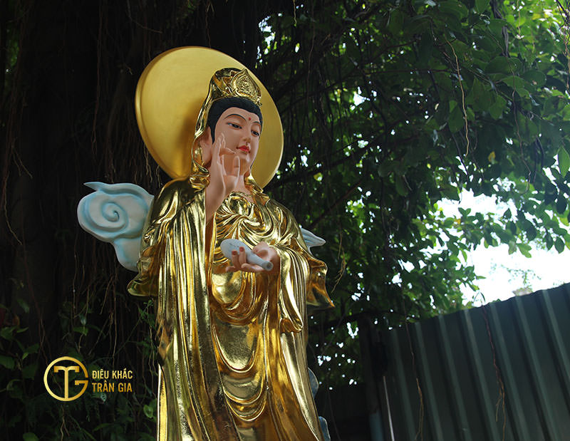 Tượng Phật Quan Thế Âm Bồ Tát cao 180 cm dát vàng