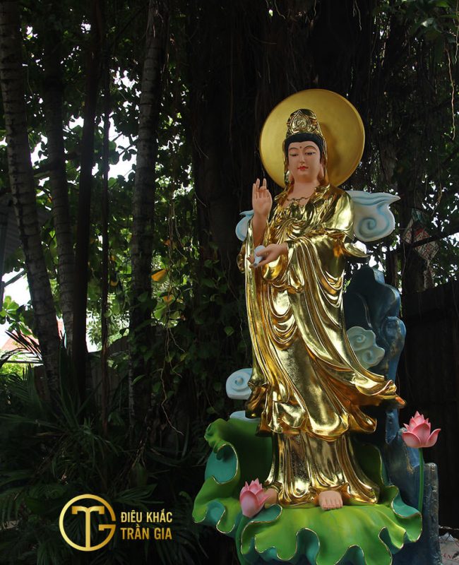Tượng Phật Quan Thế Âm Bồ Tát cao 180 cm dát vàng