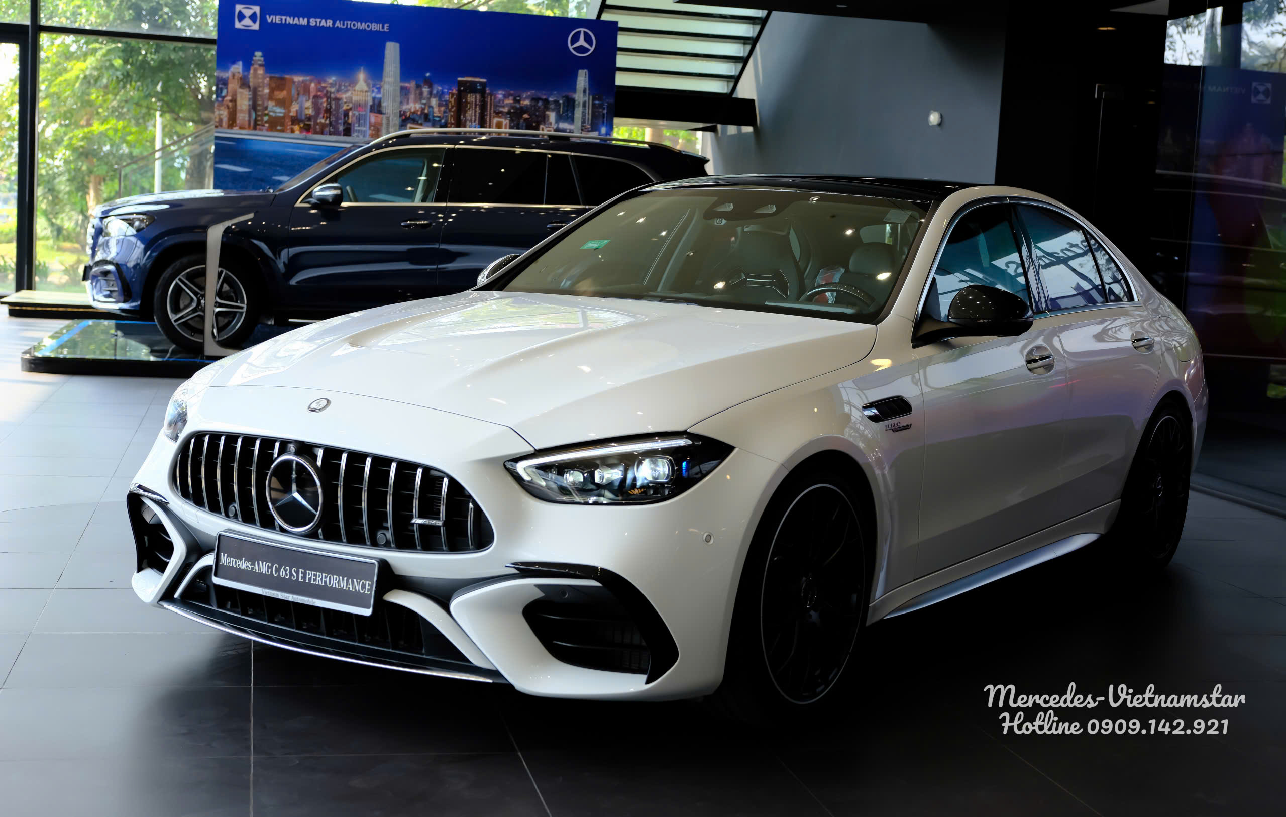 Ngoại thất xe Mercedes-AMG C63S E Performance phiên bản độc bản cuối cùng