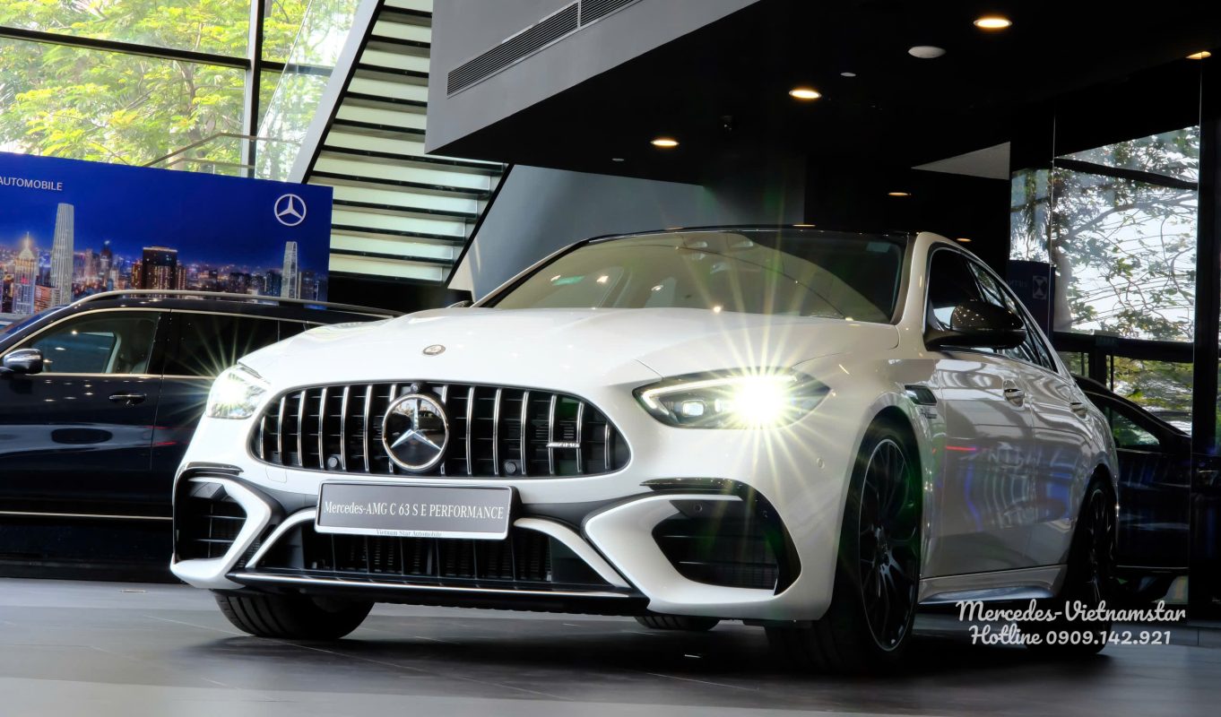 Mercedes-AMG C63S E Performance