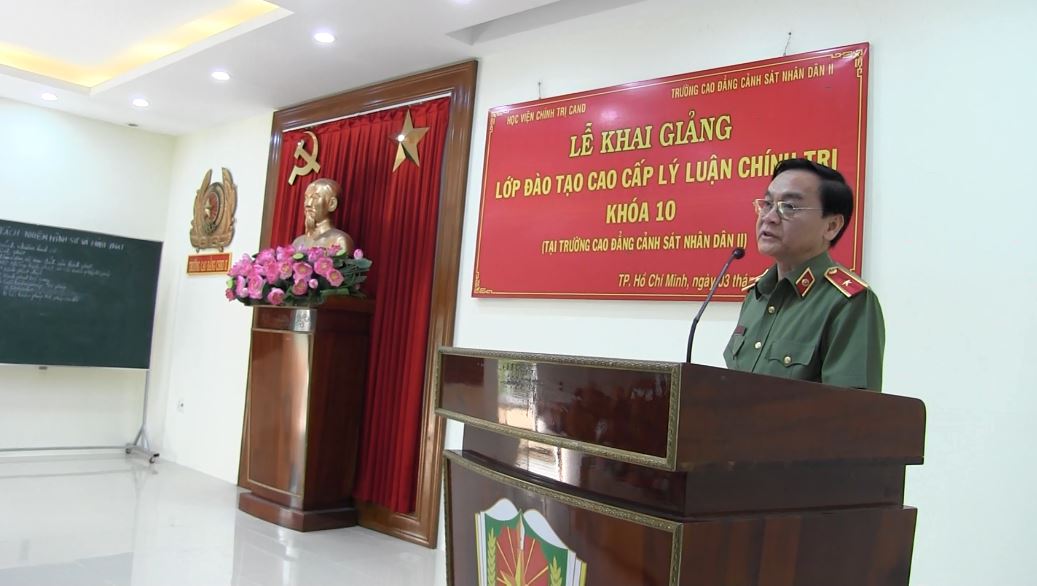 HỌC VIỆN CHÍNH TRỊ CÔNG AN NHÂN DÂN KHAI GIẢNG  LỚP ĐÀO TẠO CAO CẤP LÝ LUẬN CHÍNH TRỊ (KHÓA 10) TẠI TRƯỜNG CAO ĐẲNG CẢNH SÁT NHÂN DÂN II